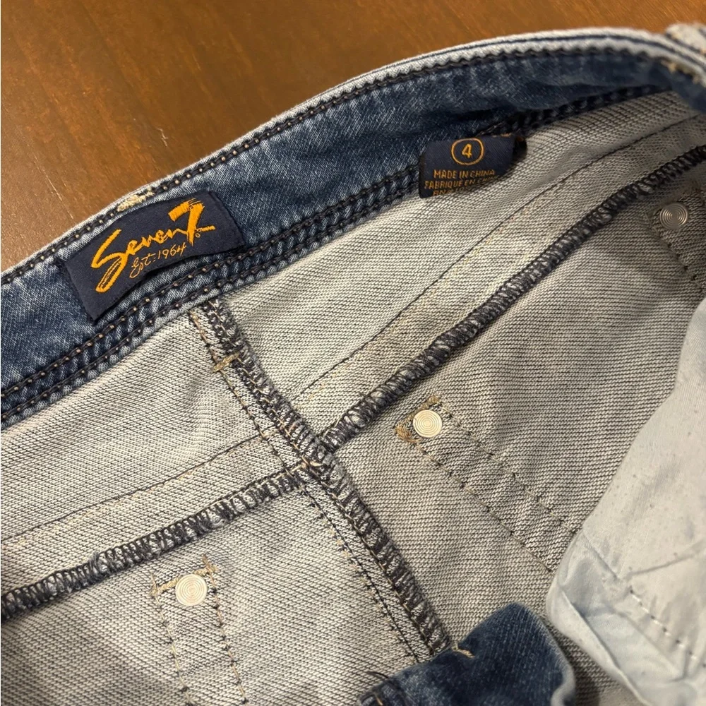 Seven7 Blue Jean Denim Shorts Size 4 medium wash - Picture 3 of 4
